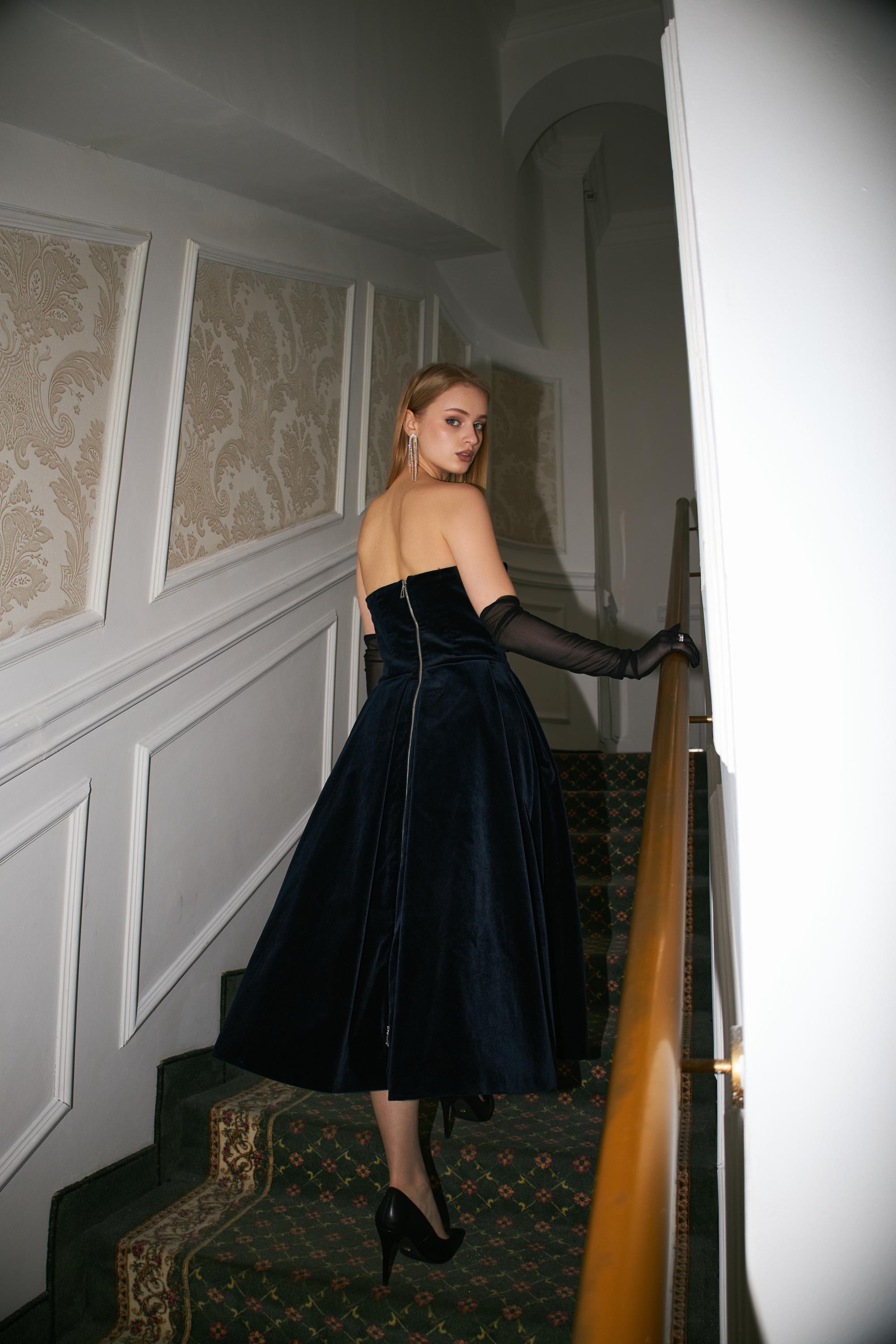 black velvet strapless midi dress Velvet Sweetheart Neckline Strapless Midi Sheath Dress