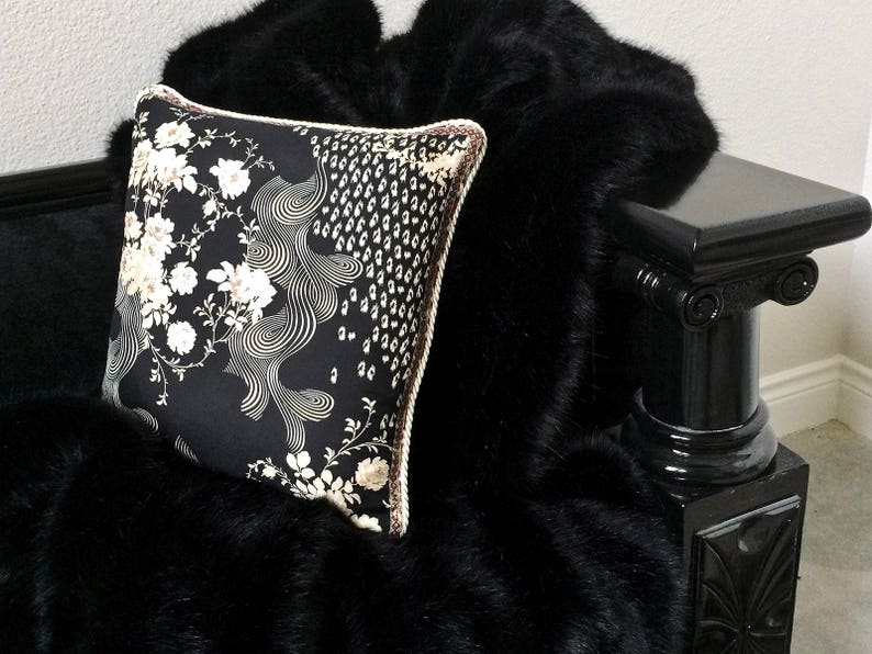 Japonerie Scarf Pillow Black/Ivory/Beige image 2