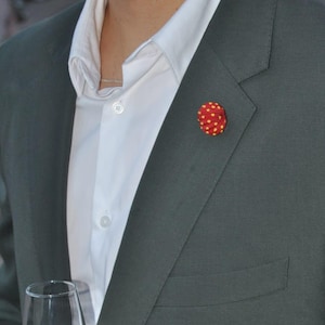 Pin de farolillo – Accesorio para Feria de Abril | Hecho en Sevilla | Look flamenco original