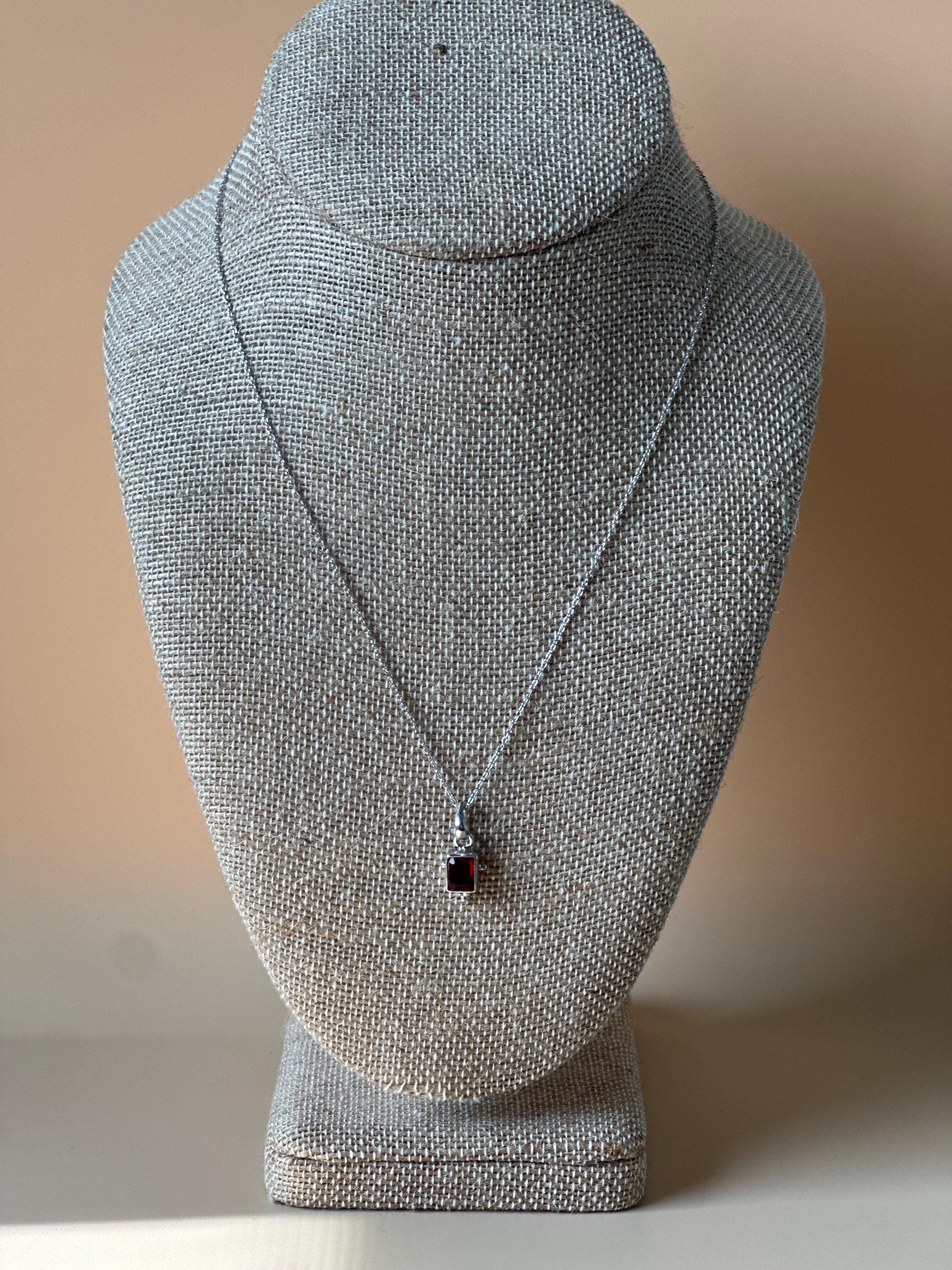 Vintage Vibes with a Modern Edge – Sterling Silver & Garnet Necklace