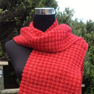 Handwoven wool scarf in red and pink houndstooth check image 3