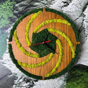 Moss and Wood Wall Art, Natural Wood & Moss Wall Decor for Home, Rustic Greenery Decor Wall Clock