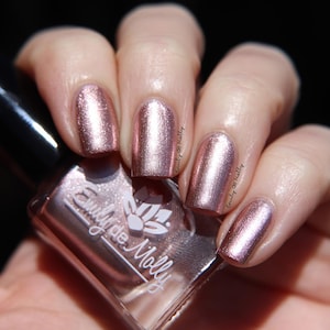 Chrome nail polish - Rose Gold metallic nail polish