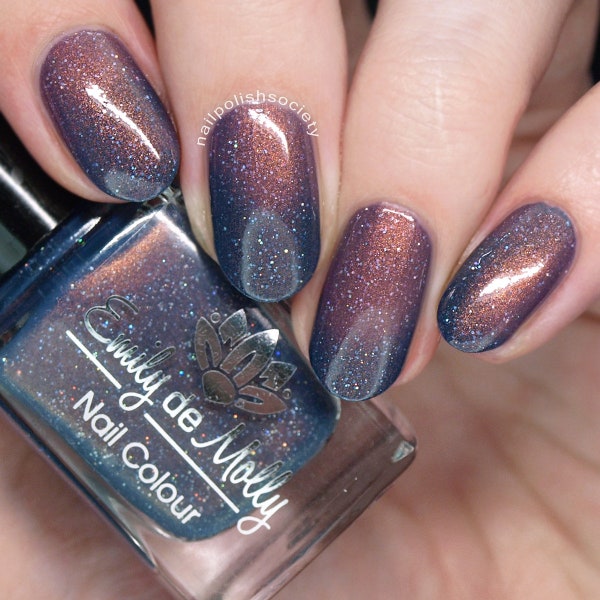 Color change nail polish - Distance To the Sun - A coppery red to purplish grey thermal nail polish