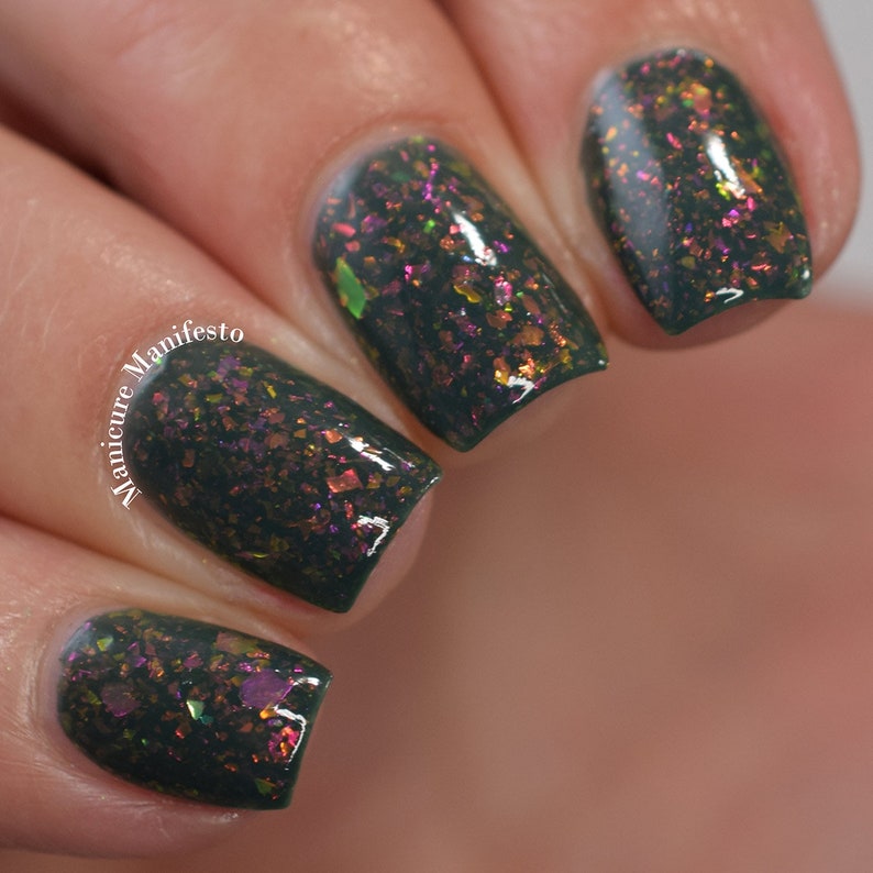 Nail polish The Dragon King A dark khaki nail polish filled with pink / orange / green iridescent flakes. image 9