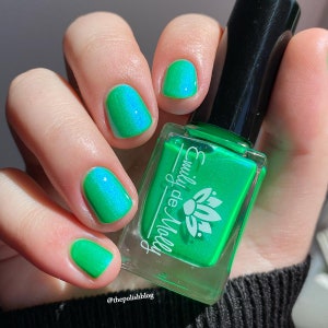 Nail Polish - Leave A Light On - Bright green shimmer polish