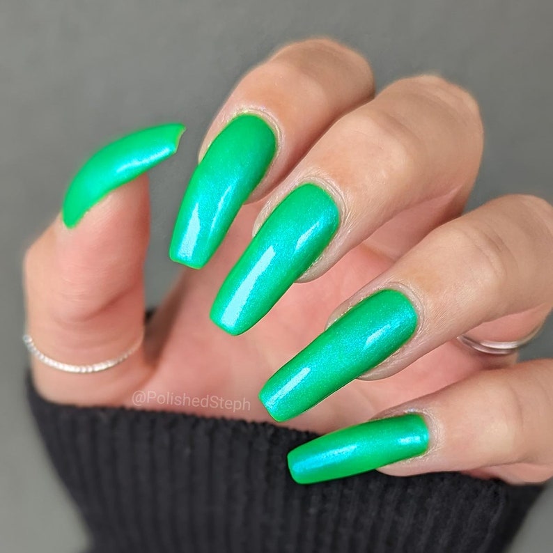 Esmalte de uñas - Leave A Light On - Esmalte verde brillante brillante imagen 10