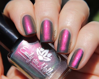 Nail polish - Such A Farse - A green nail polish with pink / orange / gold / green shifting aurora shimmer.