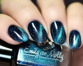 Nail polish - "Seventh Seal" A green to purple/blue multichrome magnetic effect.