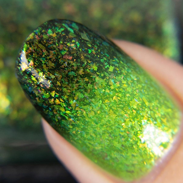 Nail polish - "Care To Dare" A bright green to a deep forest green thermal thermo polish