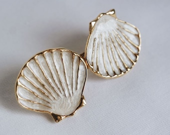 Seashell hair clip, oyster shell hair clip, free shipping, gift for her, bride hair clip, wedding jewellery, bride accessory