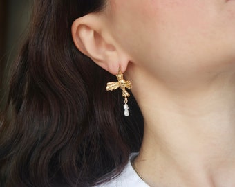 Hummingbird earrings, gift for her, good luck jewellery, hummingbird jewellery, bird jewellery, bird earrings, free shipping, christmas gift