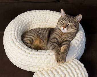 Handmade Cat & Dog Pet Bed – Crochet Cozy Cat Bed, Knitted Small Dog Bed, Luxury Modern Cat Dog Bed, Plush and Round Pet Bed, Gift for Pets
