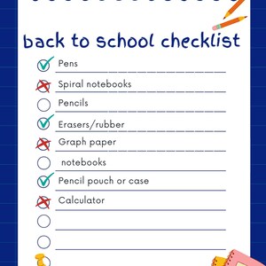 Puede incluir: Una lista de verificación blanca sobre un fondo azul cuadriculado. La lista de verificación se titula "back to school checklist" e incluye elementos como bolígrafos, cuadernos de espiral, lápices, borradores, papel cuadriculado, cuadernos, estuche para lápices o estuche y calculadora. Los elementos están marcados con marcas de verificación o X para indicar si son necesarios o no.