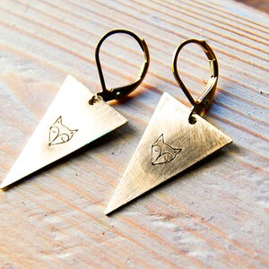 FOX Dreieck Ohrringe / / Dreieck roh Messing Haken Ohrringe / / hand gestempelten Schmuck