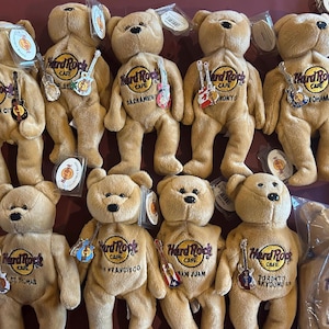 RARE COLLECTION Hard Rock Cafe Bears & Pins!