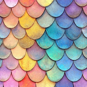 Könnte beinhalten: Ein farbenfrohes Muster aus überlappenden Schuppen in Regenbogenfarben. Die Schuppen, die an Meerjungfrauen erinnern, wechseln von Rosa zu Violett, mit goldenen Glitzerakzenten. Das Design ist strukturiert und erzeugt einen Fantasy-Effekt.