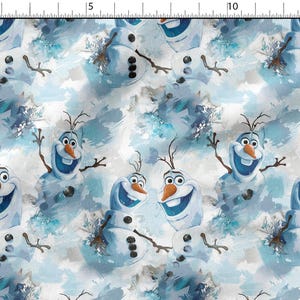 Könnte beinhalten: Stoff mit einem sich wiederholenden Muster des Schneemanns Olaf aus dem Film Frozen. Olaf ist weiß mit einer Karottennase, Stockarmen und einem breiten Lächeln. Der Hintergrund hat blaue und weiße Aquarellpinselstriche.