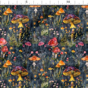 Puede incluir: Un patrón de tela con un diseño repetido de coloridas setas y flores silvestres. Las setas tienen sombreros rojos, naranjas y morados con tallos amarillos. El fondo es azul oscuro y texturizado.