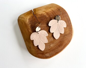 Apricot leather earrings // embossed leather // leather teardrop earrings // lightweight earrings // statement earrings // leaf earrings