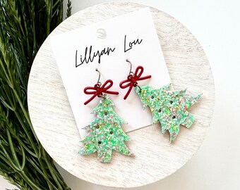 Green tree earrings // leather tree earrings // holiday earrings // green sparkly earrings // statement earrings // green Christmas tree