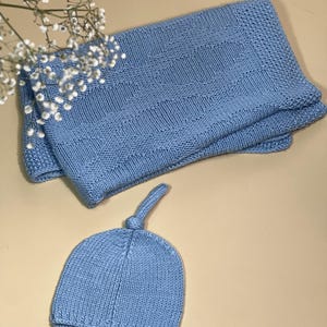 Blue Hand Knitted Baby Blanket & Hat Set – Soft Newborn Knit, Unisex Baby Shower Gift, Crochet Baby Blanket Set