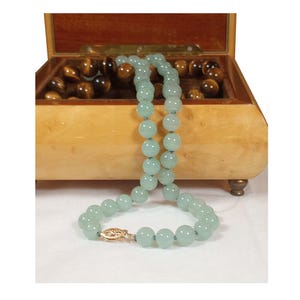 Natural Green Jadeite Beaded Necklace Knotted Single Strand Short Style