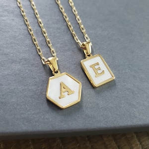 Collar inicial de nácar, colgante del alfabeto de etiqueta de oro, cadena de clip de papel, regalo de joyería personalizado, collar de letras