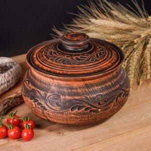 Handmade Terracotta Casserole Pot with Lid: Rustic Clay Cookware