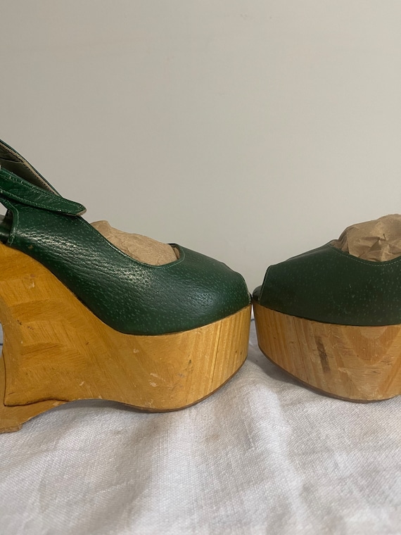 1970s Vintage rare green leather slingback platfo… - image 10