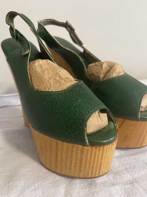 1970s Vintage rare green leather slingback platfo… - image 1