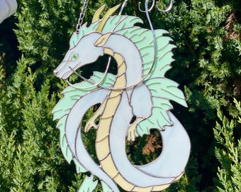 Munt draak gebrandschilderd glas Suncatcher, fantasie raamdecoratie, mythische slang glaskunst, handgemaakte fantasie raam hangen, kerstcadeau