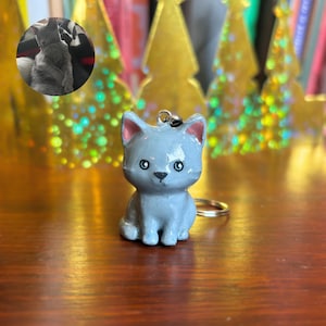 Porte-clés chat personnalisé : portrait d'animal de compagnie imprimé et peint à la main en 3D image 3