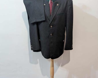 Austria suit