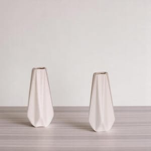 White Ceramic Vases Nordic Style – Minimalist Home Decor, Flower Arrangement Vase, Living Room Ornament, Modern Desktop Decoration