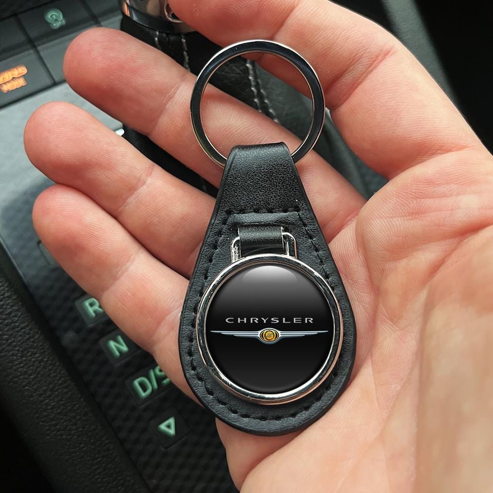 Chrysler leather keychain | Stylish Keychain for gift | Keyring holder made from leather | Chrysler logo design