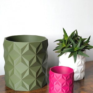 Faceted Minimalist Planter: Modern Geometric Home Decor Pot