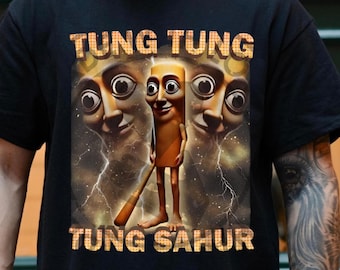 Tung Tung Tung Sahur rolig basebollträ meme t-shirt, italiensk hjärnrotskjorta, fuktiga memes t-shirt, ohängda kläder, konstig t-shirt, konstigt specifik
