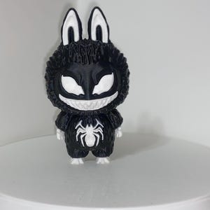 Labubu Venom Edition – Designer Art Toy Collectible for Fans & Collectors