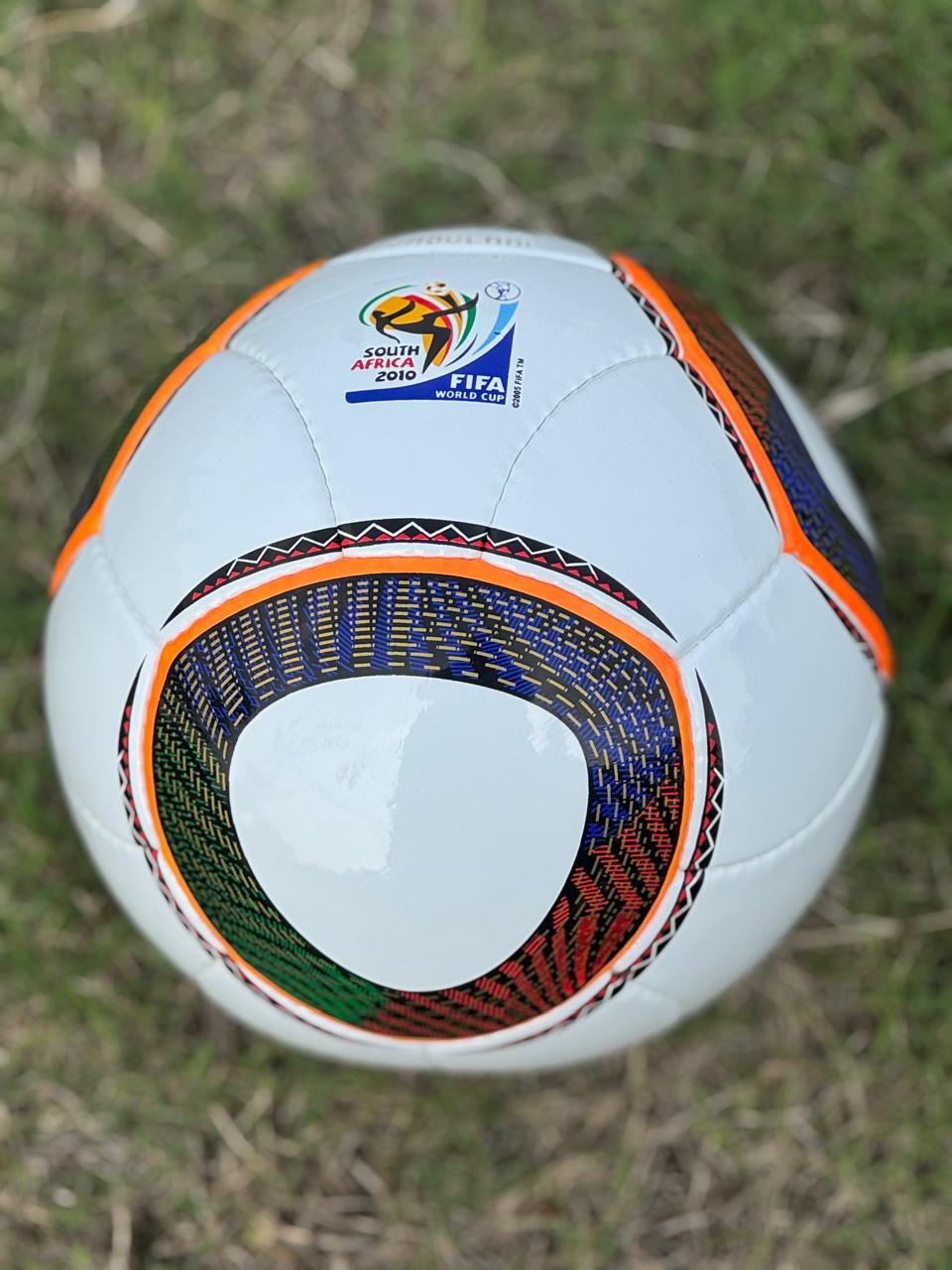ジャブラニ ホワイトデザイン 2010年ワールドカップ公式サイズ5