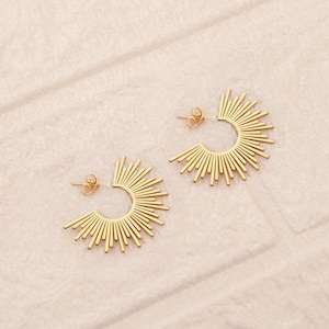 Gold Sunburst Stud Earrings, Sunbeam Gold Earrings, 14K Gold Celestial Earrings, Gold Sun Goddess Stud Earrings, Half Sun Ray Stud Earrings