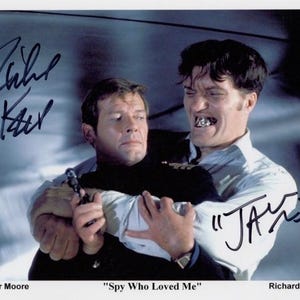 Richard Kiel persönlich signiertes Foto aus dem James Bond Film The Spion, der mich liebte