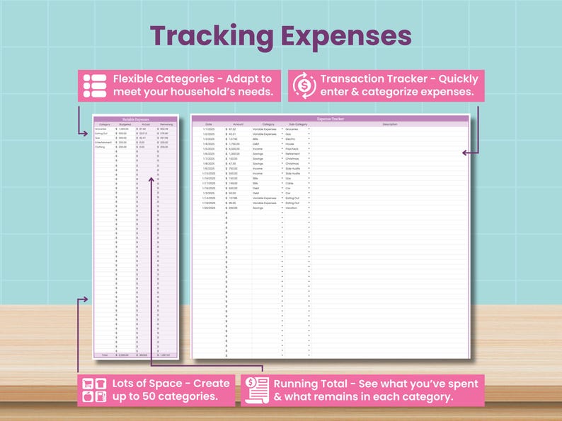Op de afbeelding: Een digitale onkostentracker met de titel "Tracking Expenses". De afbeelding toont twee spreadsheets met de tekst "Flexible Categories", "Transaction Tracker", "Lots of Space" en "Running Total". De achtergrond is lichtblauw en hout.