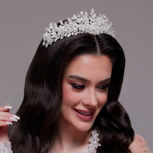 Pearl Tiara Crystal Tiara, Pearl Wedding Tiara, BridaT tiara, Crystal Wedding Tiara, tiara Crown, Crystal Bridal Tiara,Luxury Crown
