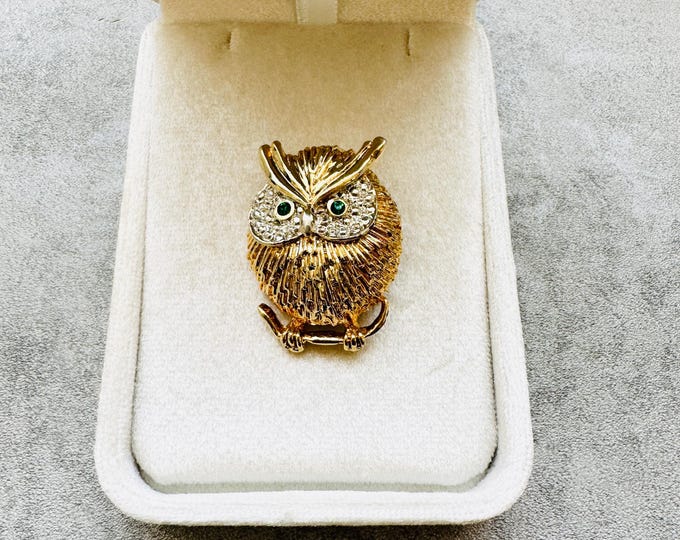 Vintage Gold-Tone Owl Brooch, Emerald Green Eyes, Crystal Accents, Whimsical Statement Pin, Animal Jewellery, Gift for Her