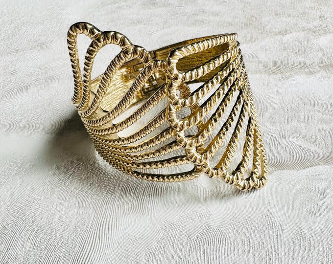 Vintage 1980s Gold Shell Cuff Bracelet, Sculptural Fan Design, Openwork Statement Bangle, Coastal Jewellery Trend, Summer Style