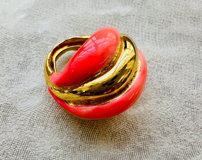 Vintage 1980s Kenneth Jay Lane Coral Enamel Statement Ring, Gold Tone Sculptural Dome Cocktail Ring, Signed KJL, Glam Power Jewellery