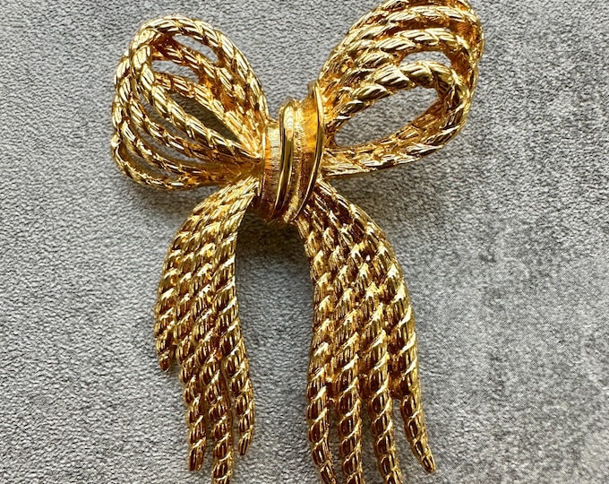 Napier Bow Brooch, Vintage Gold Plated Ribbon Pin, 2.5 Inch