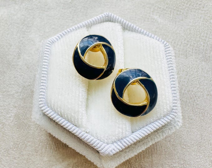 Vintage TRIFARI enamel stud earrings, navy blue and gold tone, 1.5 cm signed, 1980s classic style, gift for her, timeless elegance