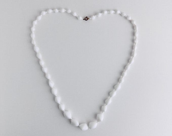 Vintage White Milk Glass Bead Necklace | 1950s | Mid-Century Quiet Luxury | Pre-loved Retro Beads | Bridal Jewellery